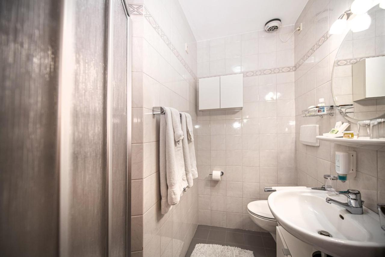 Bonichhof Hotel Laion Buitenkant foto